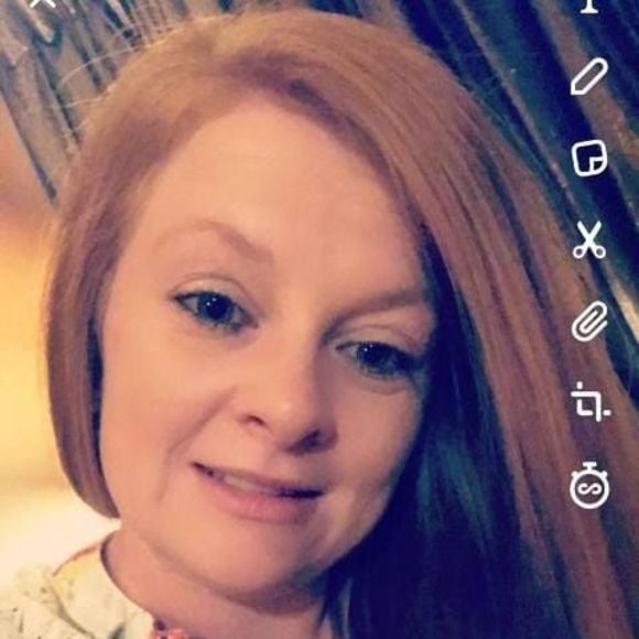 Meet your Posher, Jennifer - Picture 1 of 1